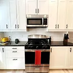 Trendy And Stylish 3Br Uptown Duplex With Balcony